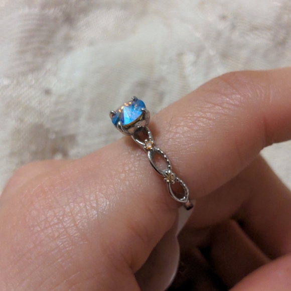 Pearlescent gemstone ring - Picture 2 of 3